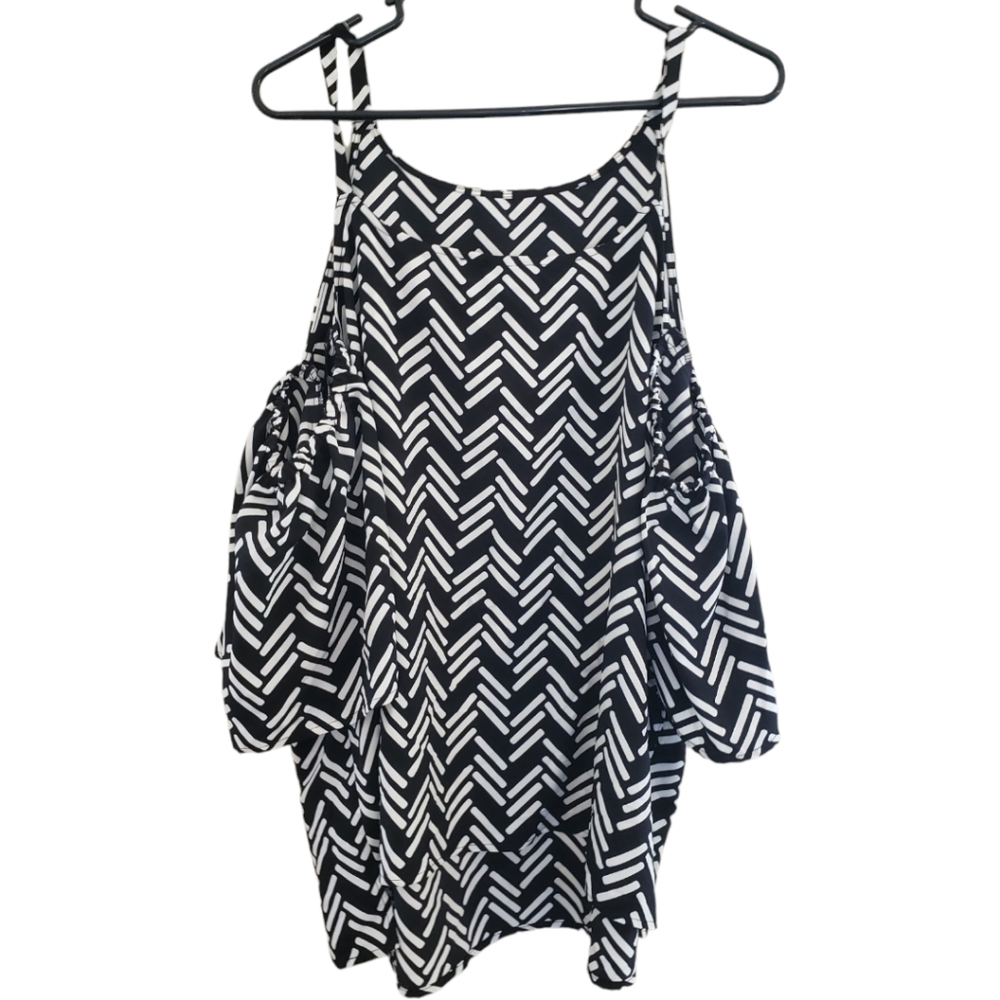 NWT Eloquii Cold shoulder top